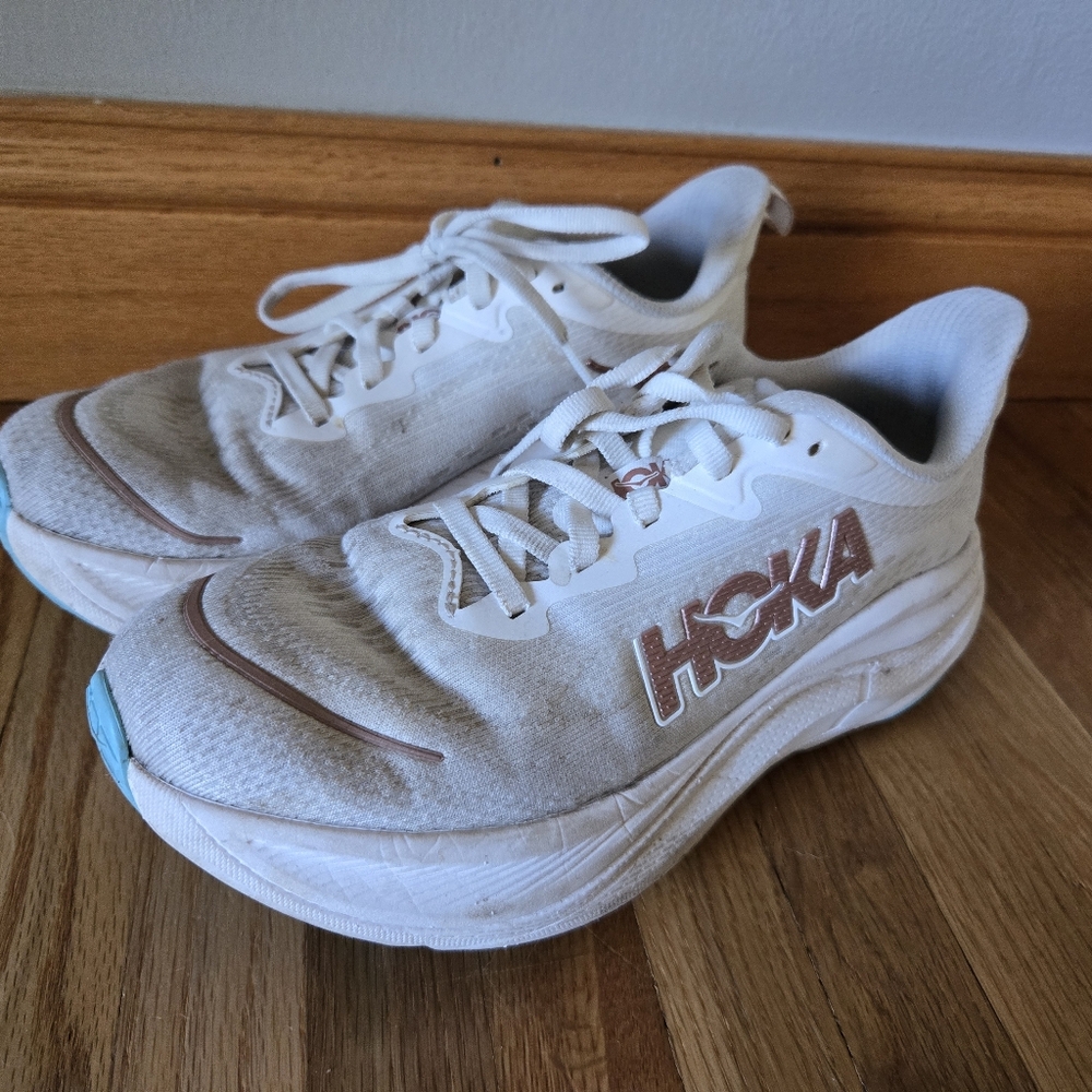 Hoka Skyflow Running Shoes